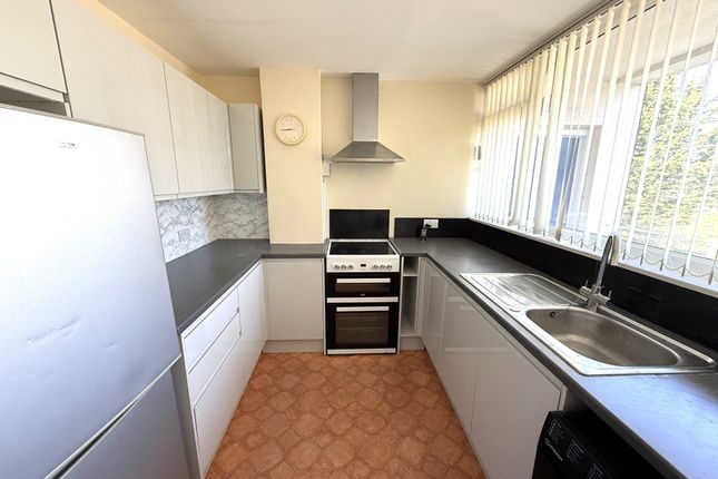 16 Park Place, Hillview Road, Woking photo 3