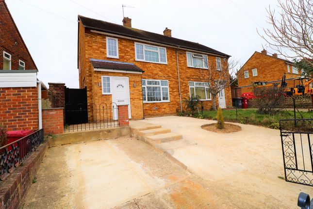 Thumbnail Semi-detached house to rent in Doddsfield Road, Slough
