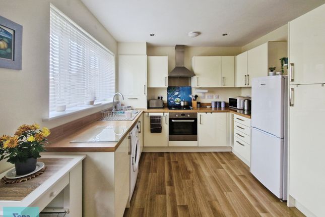 66, Deerlands Way, Beckingham, Doncaster photo 2