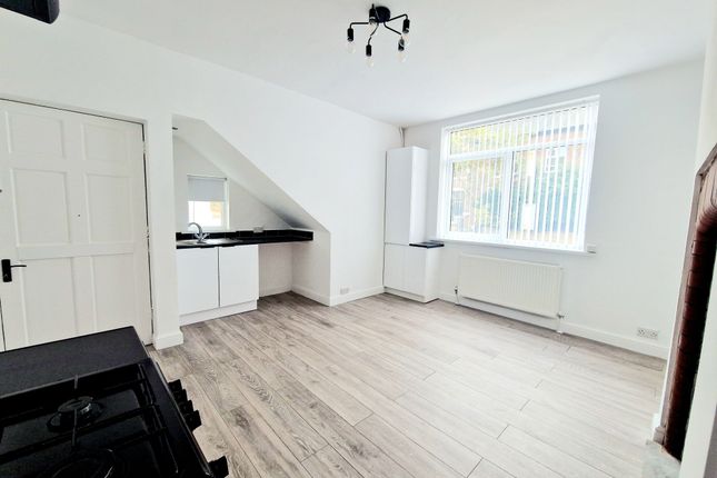 62 Whittaker Lane, Manchester photo 5