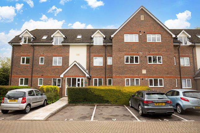 Flat for sale in Twyhurst Court, East Grinstead