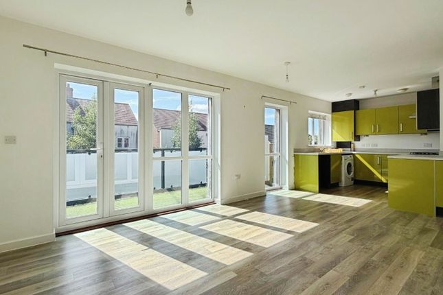 70, Laurens Van Der Post Way, Ashford photo 3