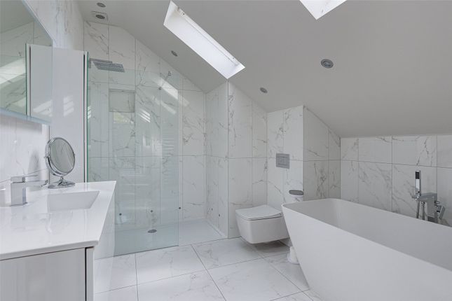 Bed 1 En Suite