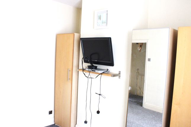 11, Thornville Place, Dewsbury photo 5
