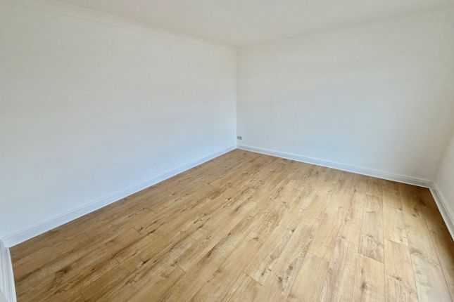 Monkton Drive, NOTTINGHAM photo 5