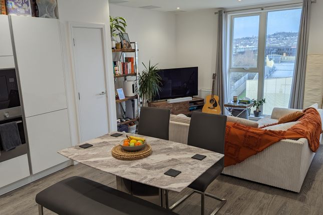 Flat for sale in Limehouse Wharf, Rochester