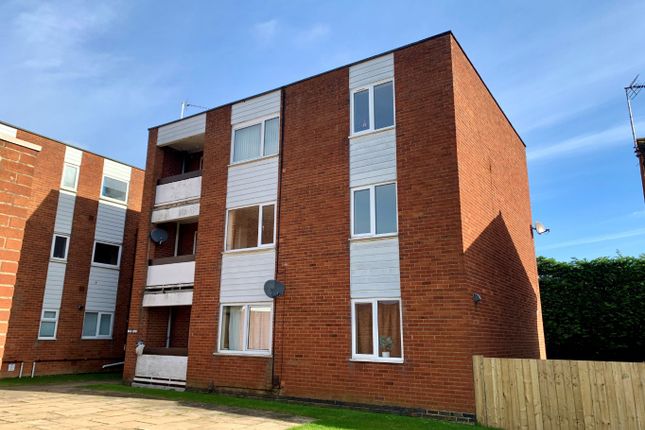 Thumbnail Flat for sale in Chiltern Way, Northampton, Northamptonshire