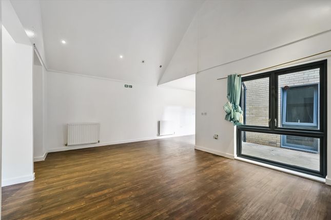 25, Crossness Road, Barking photo 3