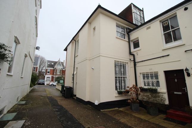Hove Park Villas, Hove photo 2