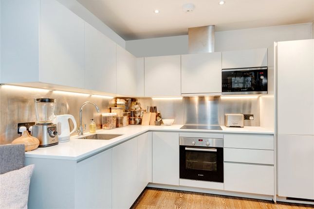 Flat for sale in Cedarside Apartments, London