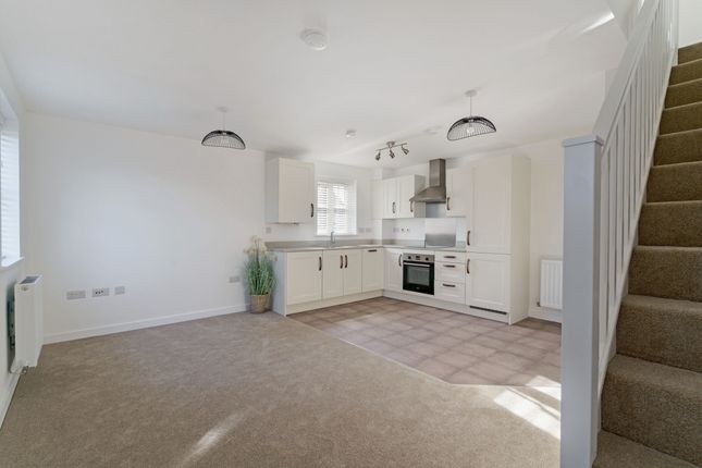41, Avalon Close, Stratford-upon-Avon photo 2