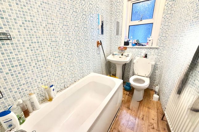 Flat 2 57, Ramsgate Road, Margate photo 5