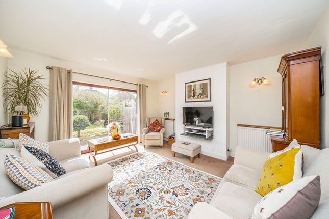 100, Canberra Road, London photo 2