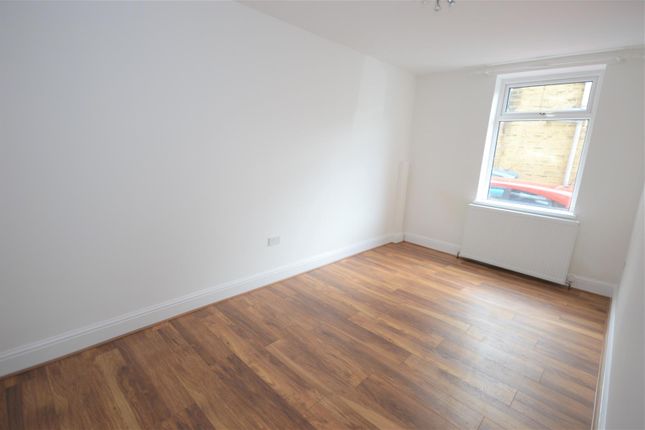 319A, New Mill Road, Holmfirth photo 4