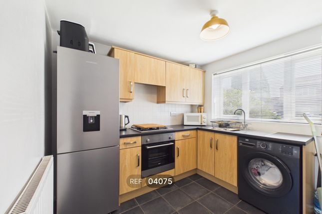 4, Oulton Close, Nottingham, NG5 6SW photo 2