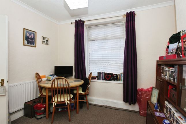 21, Coed Y Brain Road, Caerphilly photo 3