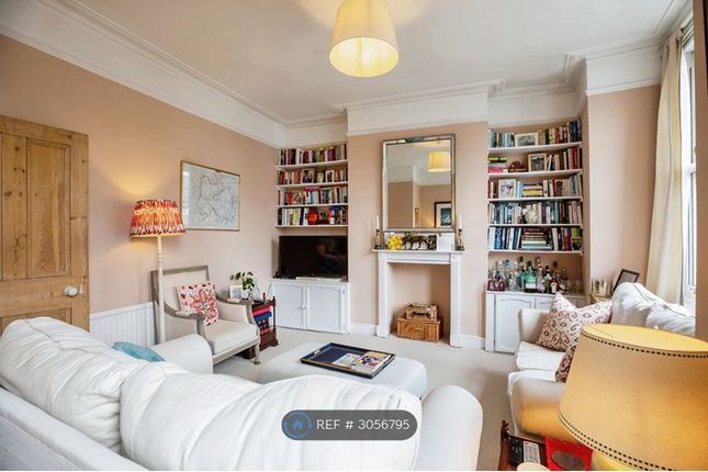 A Lessingham Avenue, London photo 2