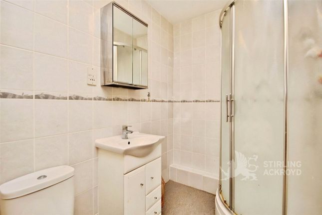 Flat 16 Highdene, 15, Albury Road, Surrey photo 4