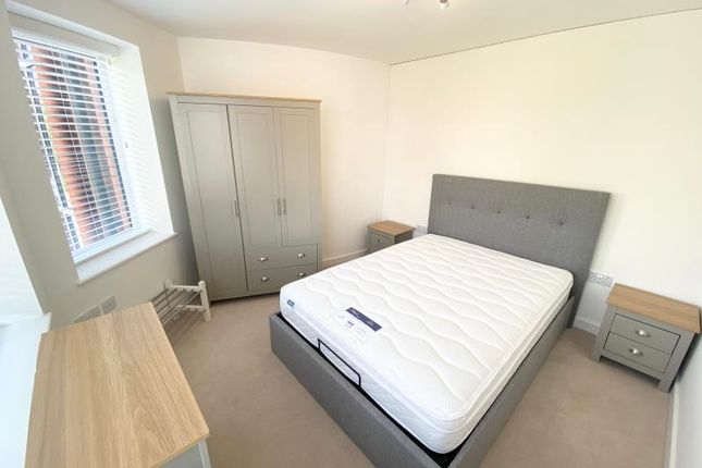 25, Spectrum House, Woking photo 4