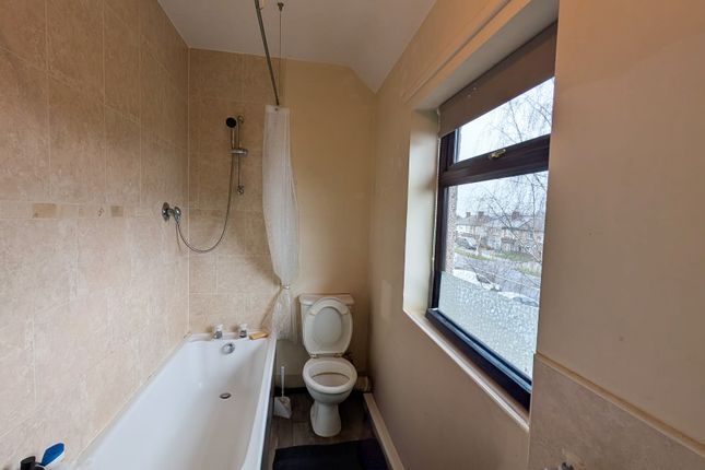 272 S9 1WD, Bawtry Road, Sheffield photo 5