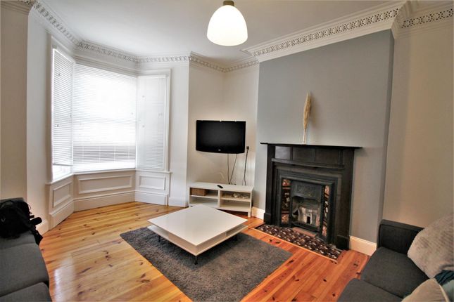 Sunbury Avenue, Newcastle Upon Tyne photo 4
