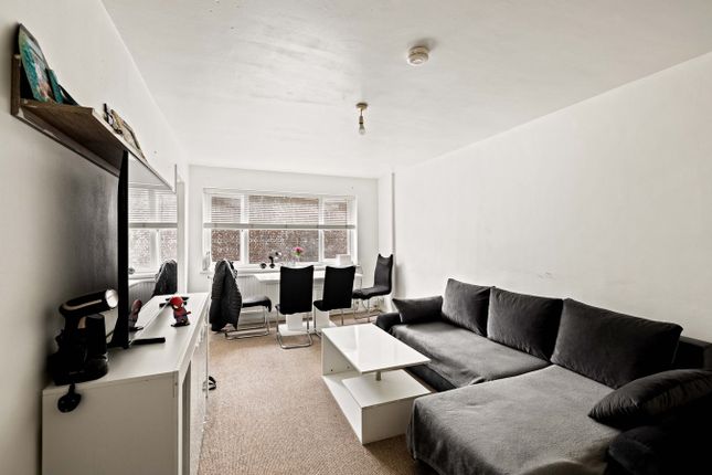 12 Chalkwell Court, Eaves Road, Dover photo 2