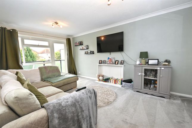 14, Shortdean Place, Eastbourne photo 2