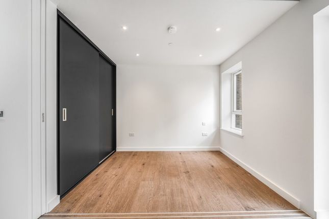 Flat 21, Braeburn Mansions, 5, Mary Neuner Road, London photo 4