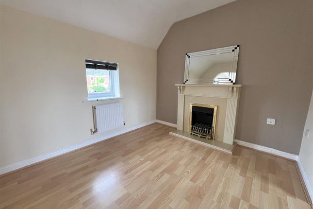13, Reuben Avenue, Nuneaton photo 3