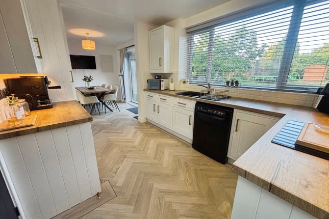 Harewood Crescent, North Hykeham photo 4