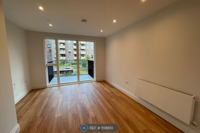 Flat, Joseph Huntley Walk, Reading photo 3