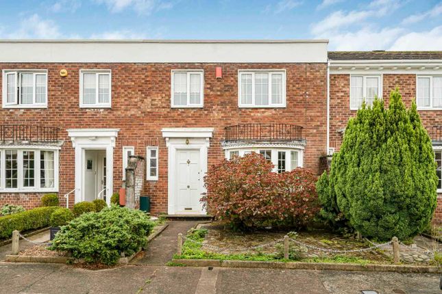 3-bed semi-detached on 23, Thorncliff Close, Torquay, £360,000