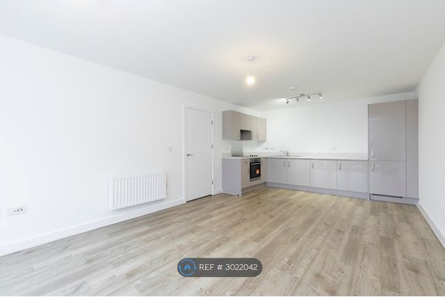Flat, Hobbs Way, Gloucester photo 3