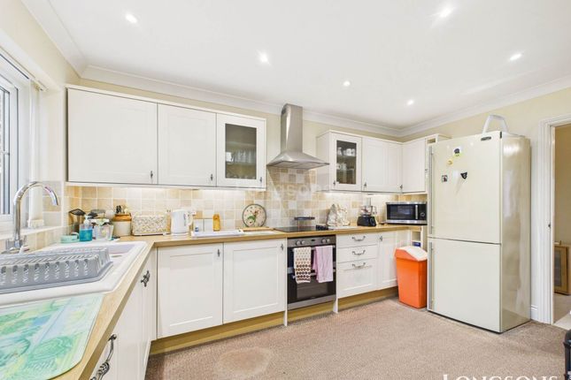 1, Holm Oak Gardens, Swaffham photo 3