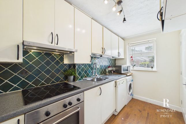 28 Whelan Way, Wallington photo 4