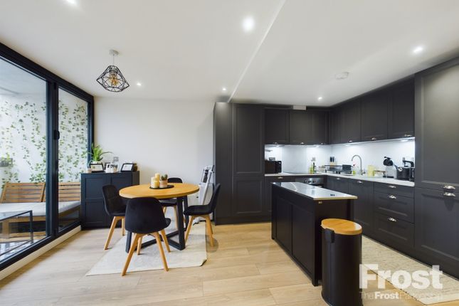 5, Inglewood,, Green Street, Surrey photo 4