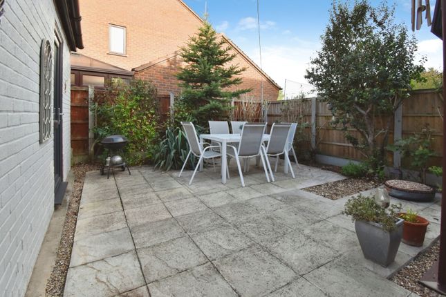 16, Heron Way, Newark photo 4