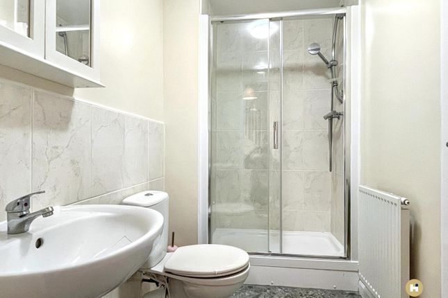 9, Fenton Gate, Leeds photo 4