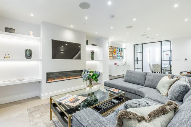 Thumbnail Flat for sale in Princedale Road, London