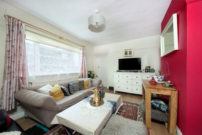 25 Churchview Court,, Churchview Road, Twickenham photo 2