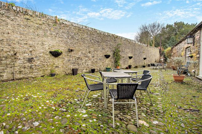 Cottages Courtyard