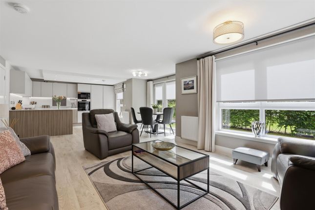 Flat 0/1, 14  Carrochan Gardens, Balloch photo 2