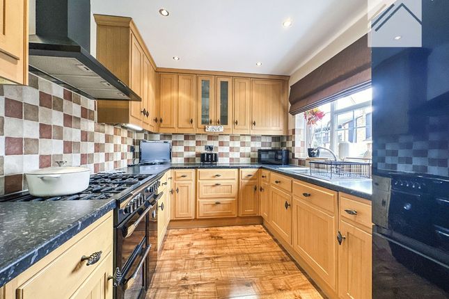 34 Griffin Avenue, Canvey Island photo 3