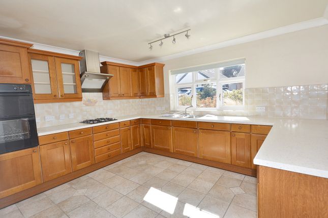 21, Byron Gardens, Southwell photo 2
