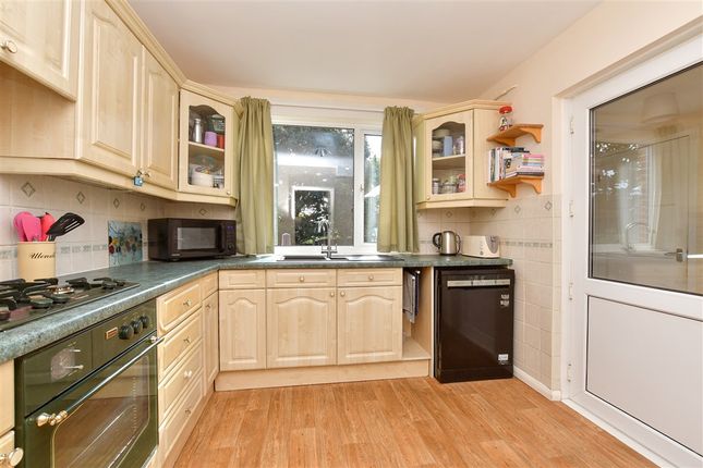 Blackthorn Road, Reigate photo 4