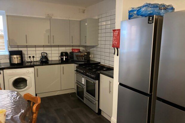 Room to rent in Burgess Road, Southampton
