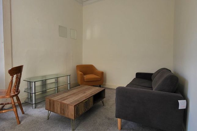 Flat to rent in Cathcart Place, Edinburgh