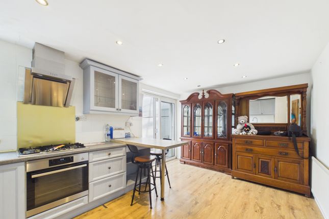 36, Swan Lane, London photo 3