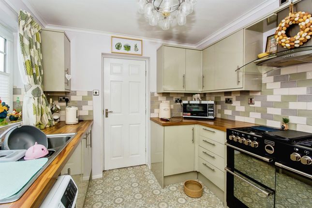 Semi-detached house for sale in Mark Avenue, Sleaford