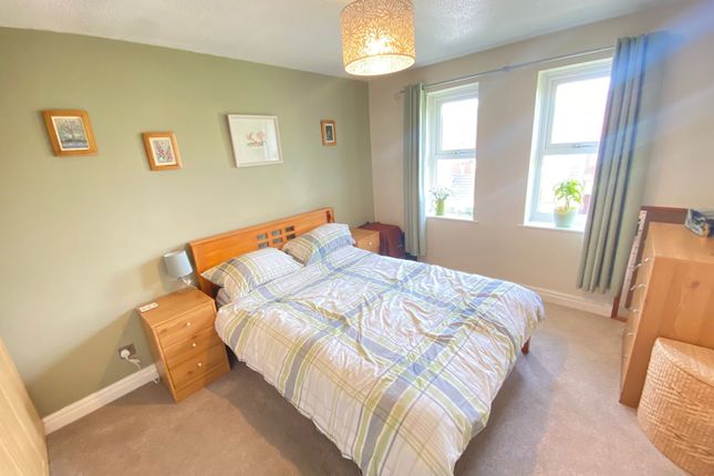 8 Pier House, Canalside, Blackburn photo 5